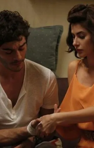 Büşra Develi ile ayrılan Burak Deniz, Nesrin Cavadzade ile yeni aşka yelken açtı!