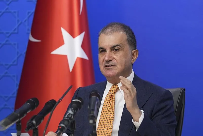 AK Parti Genel Başkan Yardımcısı ve Parti Sözcüsü Ömer Çelik, Cumhurbaşkanı ve AK Parti Genel Başkanı Recep Tayyip Erdoğan başkanlığında yapılan Merkez Yürütme Kurulu (MYK) ve Merkez Karar ve Yönetim Kurulu (MKYK) toplantılarına ilişkin parti genel merkezinde açıklamalarda bulundu. (AA)