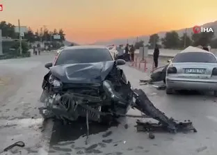 Osmaniye’de kavşakta feci çarpışma: 2 yaralı!