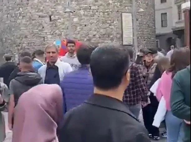 galata-kulesi-intihar-videosu-sansursuz-izle-galata-intihari-son-dakika-atlayan-adam-kimdir-neden-intihar-etti-1665583479615.jpg | Galata intiharı SON DAKİKA atlayan adam kimdir, neden İNTİHAR ETTİ? GALATA KULESİ İNTİHAR VİDEOSU SANSÜRSÜZ İZLE-3