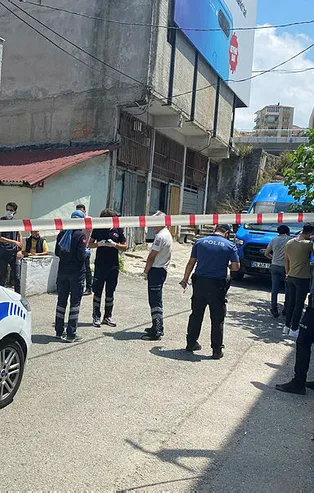 Kadıköy'de kan donduran olay! Cesedi ev sahibi buldu