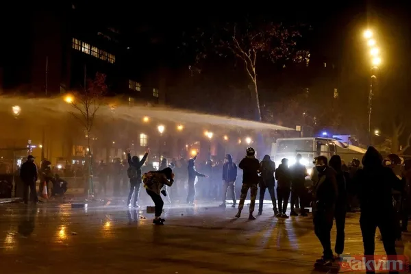 Fransa yangın yeri: Protestocular Merkez Bankasını ateşe verdi - 14