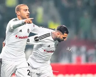 Cenk Persie’yi solladı