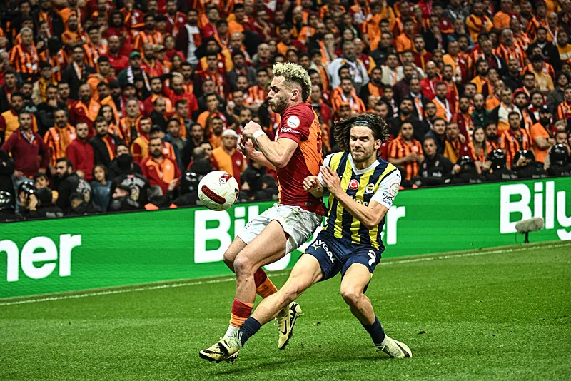 Galatasaray'da Okan Buruk'tan derbi neşteri! Yıldız isim Fenerbahçe maçının ardndan gözden çıkarıldı - 11