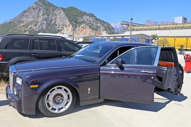 Gümrüğe takılan Rolls-Royce 3 milyon TL'den satılacak! Sahibi gizli tutuluyor-3