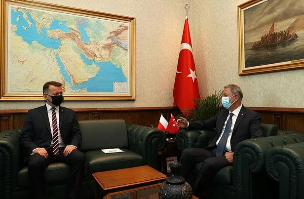 polonya-savunma-bakani-mariusz-blaszczaktan-bayraktar-tb2-sihalara-ovgu-buyuk-katkisi-olacak-1621952977726.jpeg Polonya Savunma Bakanı Mariusz Blaszczak'tan Bayraktar TB2 SİHA'lara övgü: Büyük katkısı olacak-2