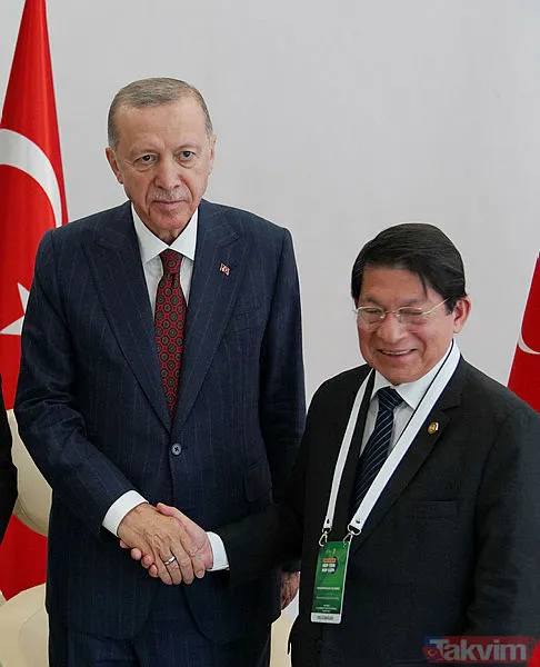 Başkan Erdoğan'ın duygu dolu anları! Annesinin ölüm yıldönümüne özel koreografi: Öyle bir evlat yetiştirdin ki... - 24