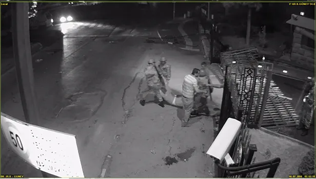 Şehit vatandaşların cenazelerini kaldırıma bıraktılar-8