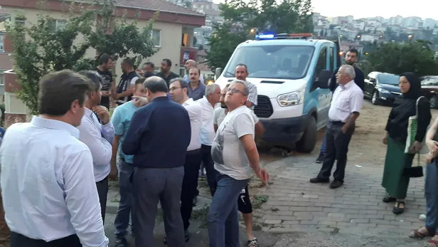 Son dakika... Pendik'te 5 katlı bina tahliye edildi-1