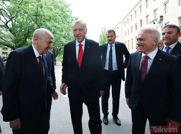 Türkiye Büyük Millet Meclisi'nde yeni dönem başladı! Milletvekilleri yemin ediyor… - 1