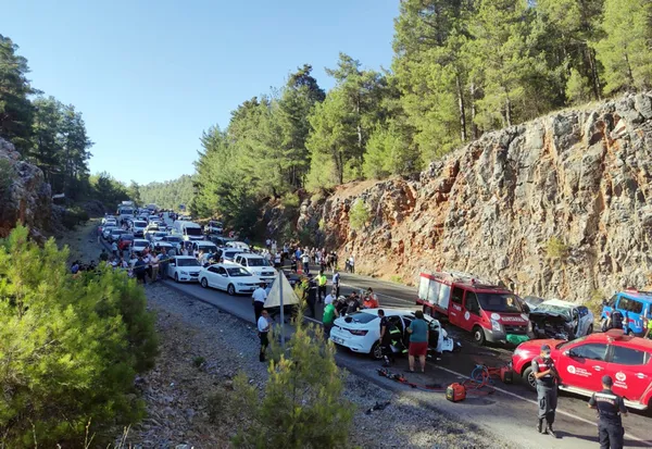 antalya-aksekide-feci-kaza-polis-memuru-ve-5-yasindaki-oglu-hayatini-kaybetti-1626516378765.jpg Antalya Akseki'de feci kaza! Polis memuru ve 5 yaşındaki oğlu hayatını kaybetti-5