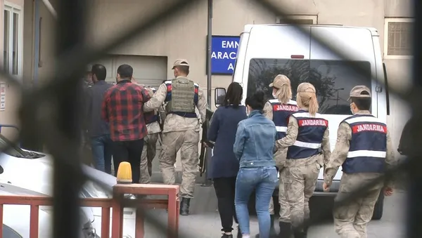 son-dakika-pkknin-eylem-yapmak-icin-hazir-bekleyen-uyuyan-hucresine-operasyon-5-kisi-yakalandi-1604056965112.jpg SON DAKİKA: PKK'nın eylem yapmak için hazır bekleyen uyuyan hücresine operasyon: 5 kişi yakalandı-4