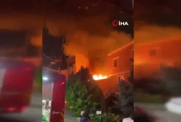 Sultanbeyli'de yangın! Ev alev alev yandı!