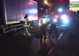 Üsküdar'da feci kaza! Kamyon ağaca çarptı!