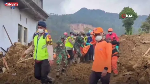 Endonezya'daki heyelan faciasında can kaybı 30'a yükseldi