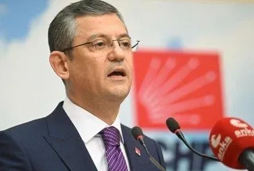 İzmir'de ortalık karıştı! CHP'nin yeni Genel Başkan adayı Özgür Özel'e protesto:Gençliğin umudu Kılıçdaroğlu