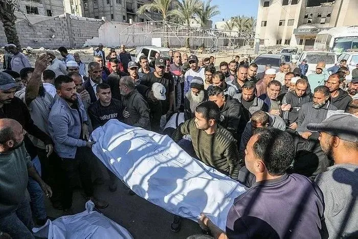 Enkaz yığınına dönen Gazze'de insanlık dramı sürüyor! Sokaklardan "çürümüş ceset kokuları" yayılıyor-6