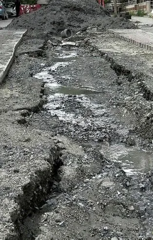 İSKİ'nin çalışma yaptığı yol 20 günde 4'üncü kez çöktü! Vatandaşlar isyanda