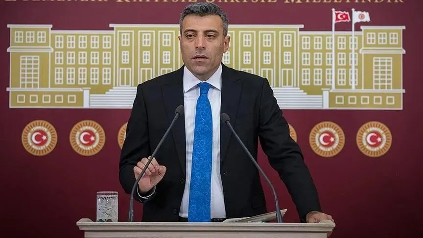 chpden-kopup-parti-kurdular-kimi-kapandi-kimi-geri-dondu-1784733292737.jpeg CHP’den kopup parti kurdular: Kimi kapandı kimi geri döndü-8