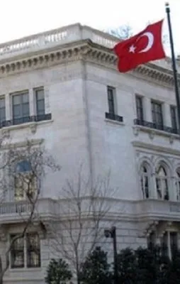 Türkiye'nin Paris Büyükelçiliği'ne saldırı!