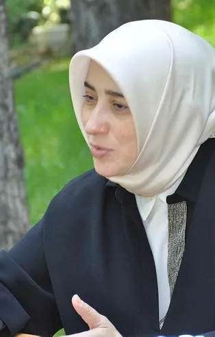AK Parti Grup Başkanvekili Özlem Zengin'e sosyal medyadan küfreden A.B. isimli şüpheli gözaltına alındı