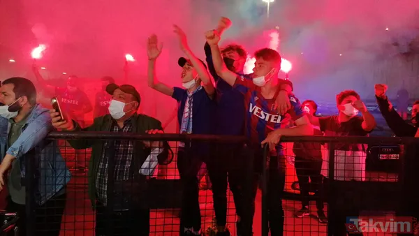 Gervinho ve Bruno Peres Trabzonspor'a geldi! Taraftar meşalelerle karşıladı - 14