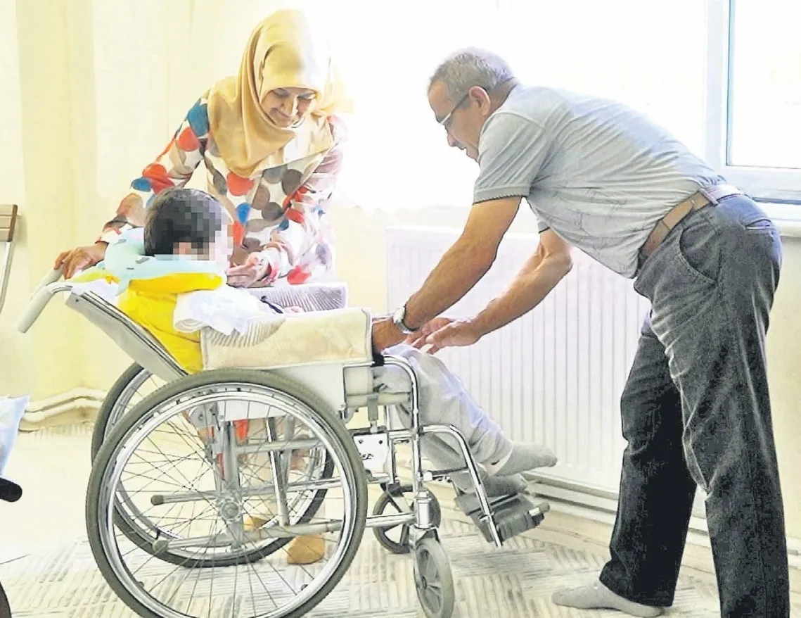 Engelleri aşan anne: Engelli iki evladını kaybeden çift Recep’e yuva oldu