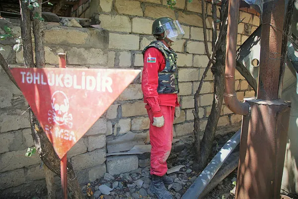 ermenistan-ordusu-azerbaycanli-sivilleri-vurmaya-basladi-1594818875354.jpg Ermenistan ordusu Azerbaycanlı sivilleri vurmaya başladı: Tüm dünya bunların namertliğini biliyor-7