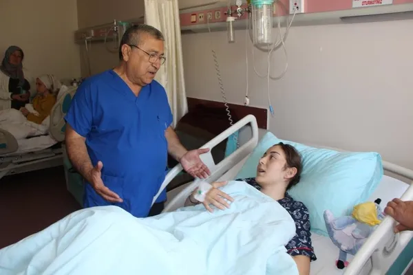 22-yasindaki-genc-kiz-karin-agrilari-nedeniyle-hastaneye-gitti-karnindan-5-kiloluk-kitle-cikti-1653720634164.jpg 22 yaşındaki genç kız karın ağrıları nedeniyle hastaneye gitti karnından 5 kiloluk kitle çıktı-8