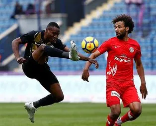 Nazım Sangare’ye övgü dolu sözler