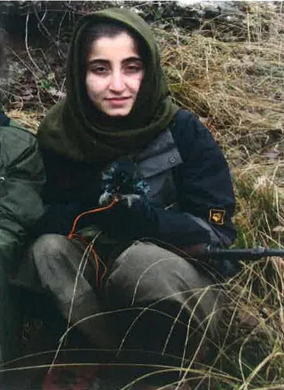 mitten-hakurkta-operasyon-pkknin-patlayicilarini-hazirlayan-bahar-akyol-ile-nurbahar-karadagli-etkisiz-hale-ge-1725009253065.jpeg Terörist Bahar Akyol