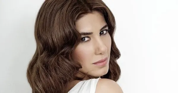 Nadide Sultan trafikte faciadan döndü! Oğluyla içinde bulunduğu araçta yangın çıktı o anları bakın nasıl anlattı