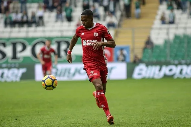 Medipol Başakşehir Robinho ile anlaşma sağladı!