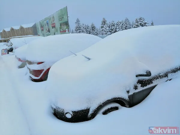 Uludağ'da kar yağışı iki gündür devam ediyor! Otomobiller kayboldu - 18