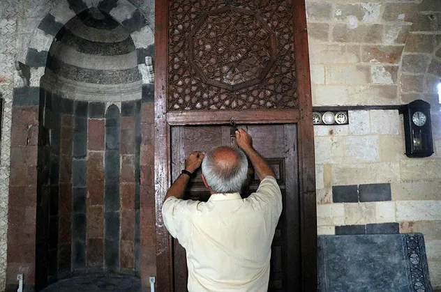 7 asırlık camide şaşırtan özellik! Her cuma namazı öncesi yapılıyor