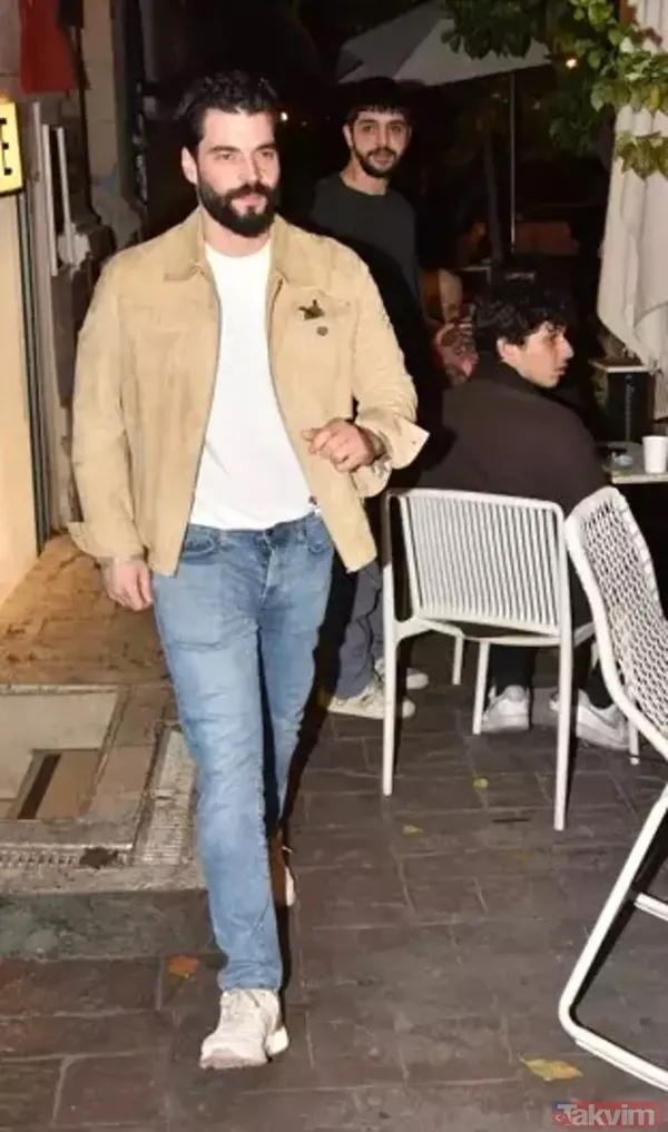 Annesinin cenazesine katılmıştı! Akın Akınözü’ne sinir hoplatan “Hande Erçel” sorusu - 1