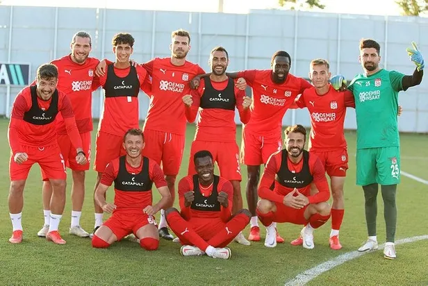 Kanarya için yeni test! Fenerbahçe mi Sivasspor mu? Forvette kim oynayacak?-5