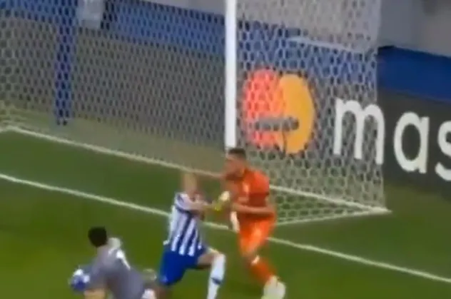 Şampiyonlar Ligi'nde geceye damga vuran olay! Pepe, Merih Demiral'a yumruk savurdu