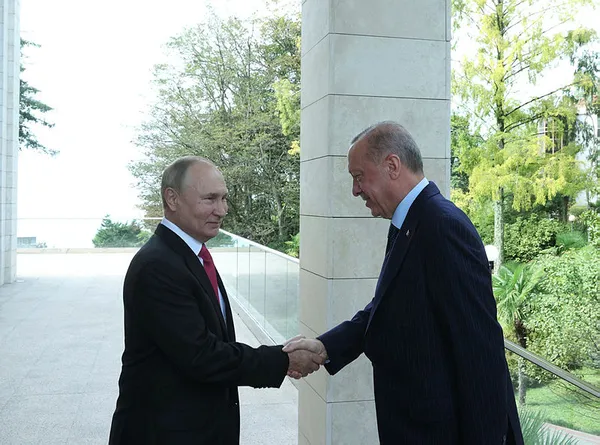 baskan-erdogan-ile-putin-arasindaki-kritik-zirveden-ilk-mesajlar-geri-donmemiz-mumkun-degil-1632914440003.jpg Son dakika: Başkan Erdoğan ile Rusya lideri Putin'den 2 saat 45 dakikalık zirve! Erdoğan'dan dikkat çeken S400 mesajı-3
