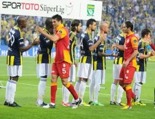 Twitter'da derbi geyikleri!