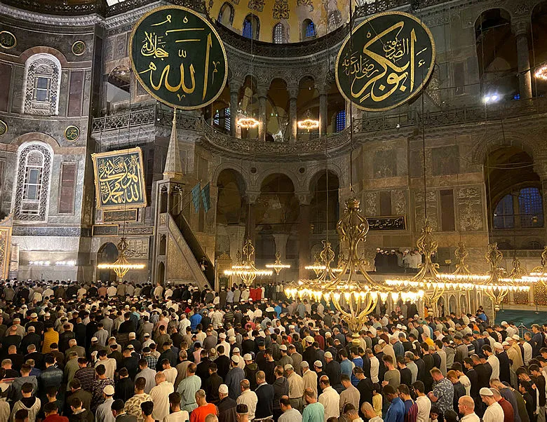 Fethin 569. yılında Ayasofya’da sabah namazı