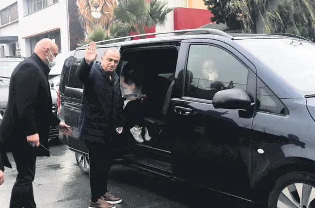 Fatih Terim veda için Florya'ya geldi! Futbolcularla konuşurken duygusal anlar yaşandı