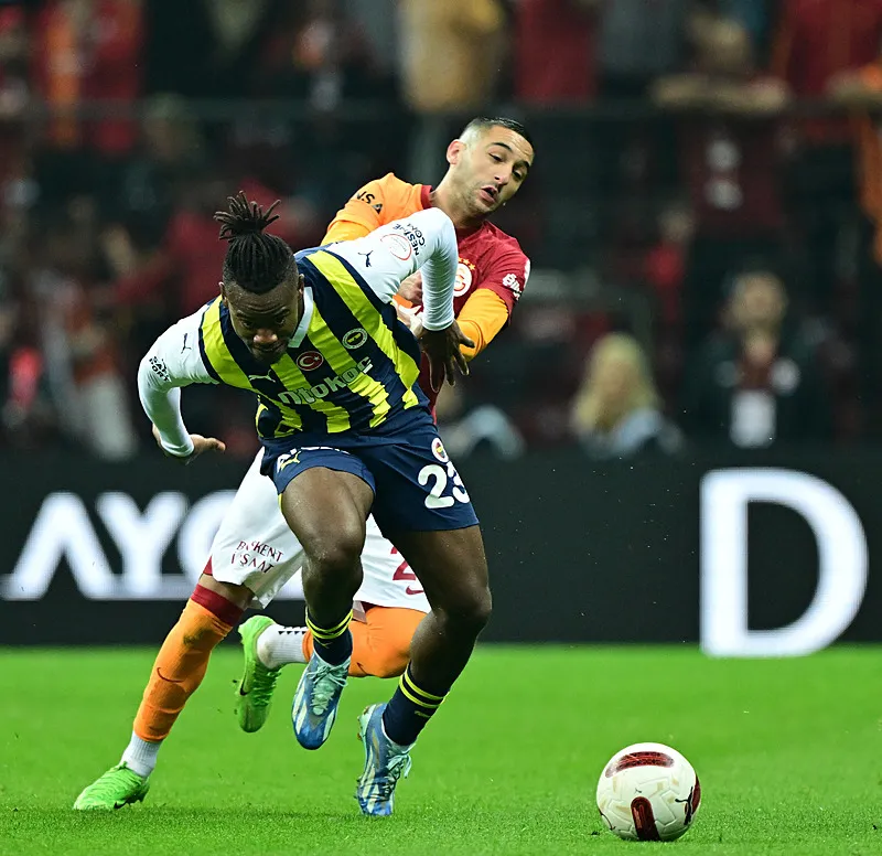 Son dakika transfer haberi! Galatasaray Fenerbahçe'nin eski yıldızının peşinde! Tam 36 milyon euro ödendi... Bu sezon 8 golde adı var - 5