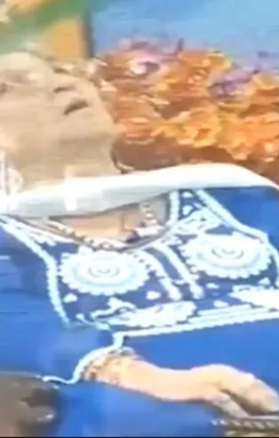 Hindistan'da profesör canlı yayında öldü