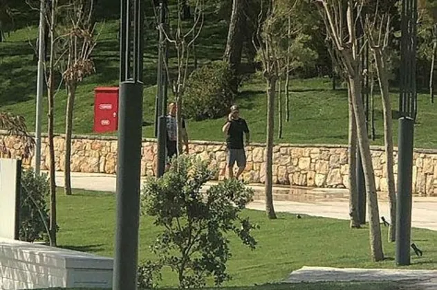 Ukrayna'nın yeni cumhurbaşkanı tatilde sporu bırakmadı