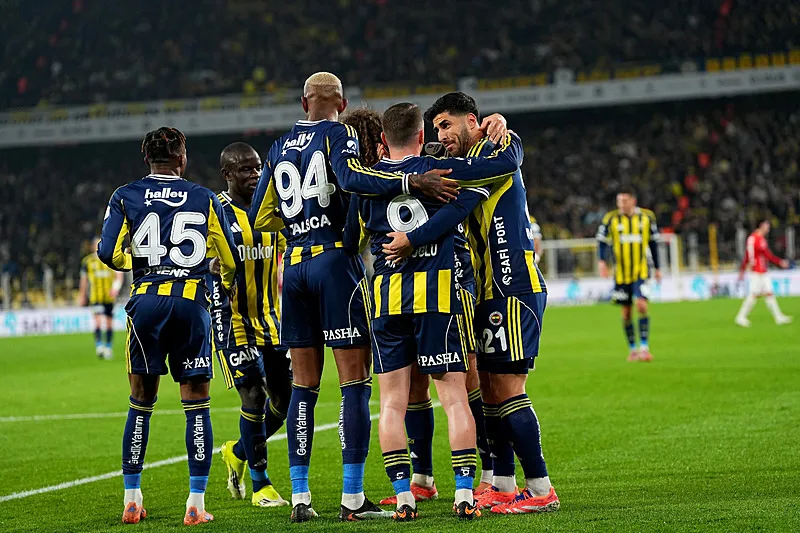 Fenerbahçe'de hedef zirve! Tedesco'dan stoper tercihi - 1