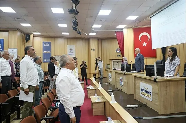 İstiklal Marşı'nı okumayan HDP'lilerin skandal Abdullah Öcalan sözleri sonrası belediye Meclis karıştı: Gereğini yapacağız