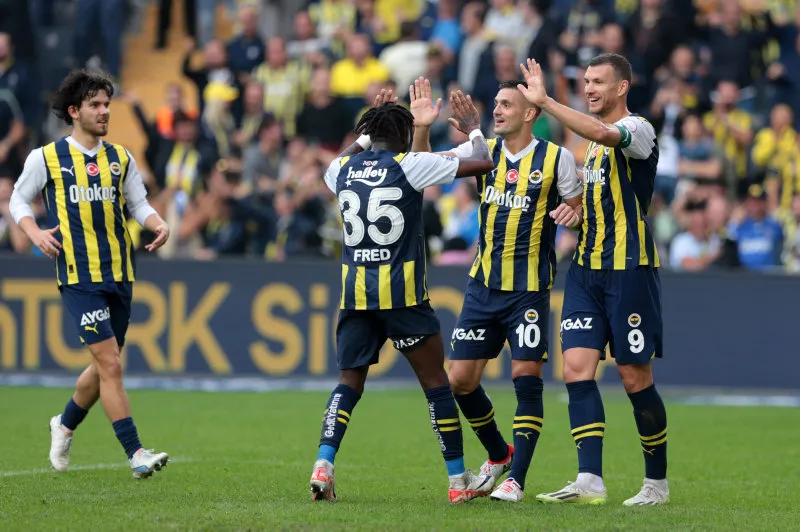 FENERBAHÇE HABERLERİ | Fenerbahçe'de rotasyon! Spartak Trnava maçında 7 isim değişecek - 7