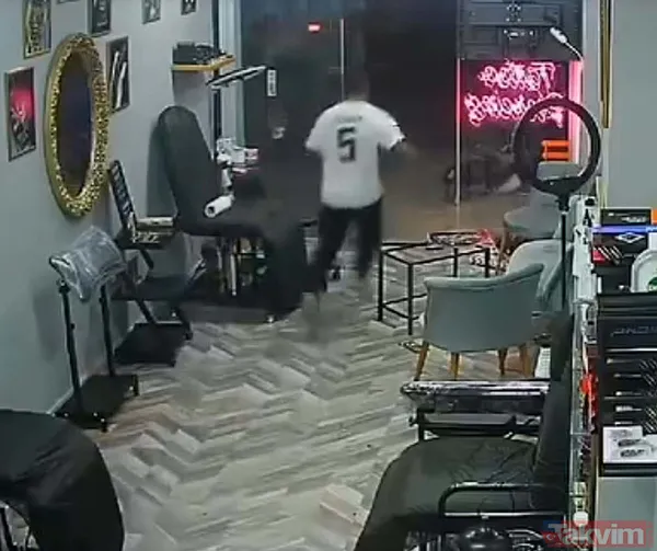 Dövmecilerin müşteri kavgası! Pompalıyla dükkanı bastı - 2