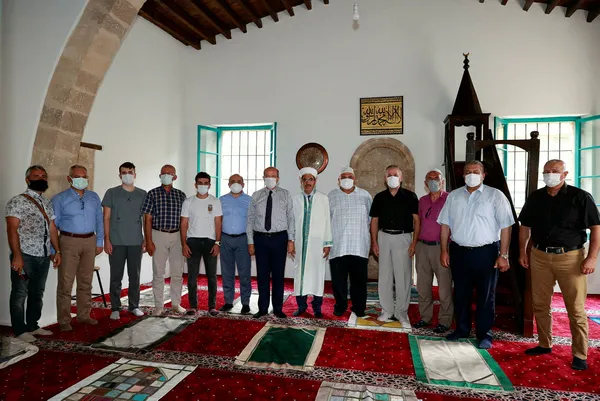 kktc-cumhurbaskani-ersin-tatar-kapali-marasta-47-yil-sonra-ibadete-acilan-bilal-aga-mescidinde-cuma-namazini-kildi-1627052164238.jpg KKTC Cumhurbaşkanı Ersin Tatar, Kapalı Maraş'ta 47 yıl sonra ibadete açılan Bilal Ağa Mescidinde cuma namazını kıldı-2
